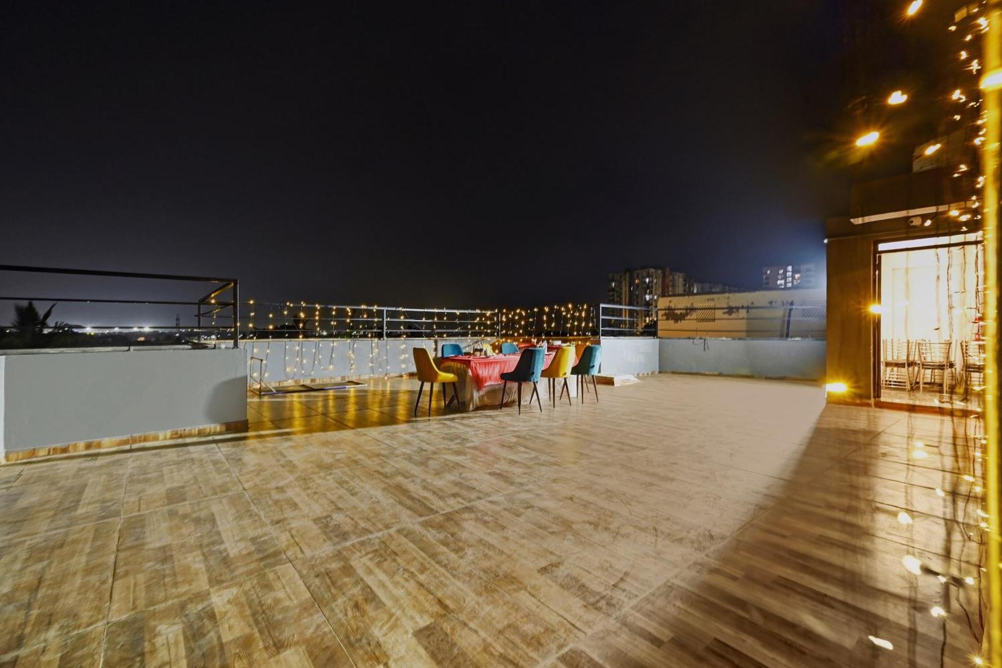 Super Townhouse Oak Hillside Aqua Ξενοδοχείο Khandagiri Εξωτερικό φωτογραφία