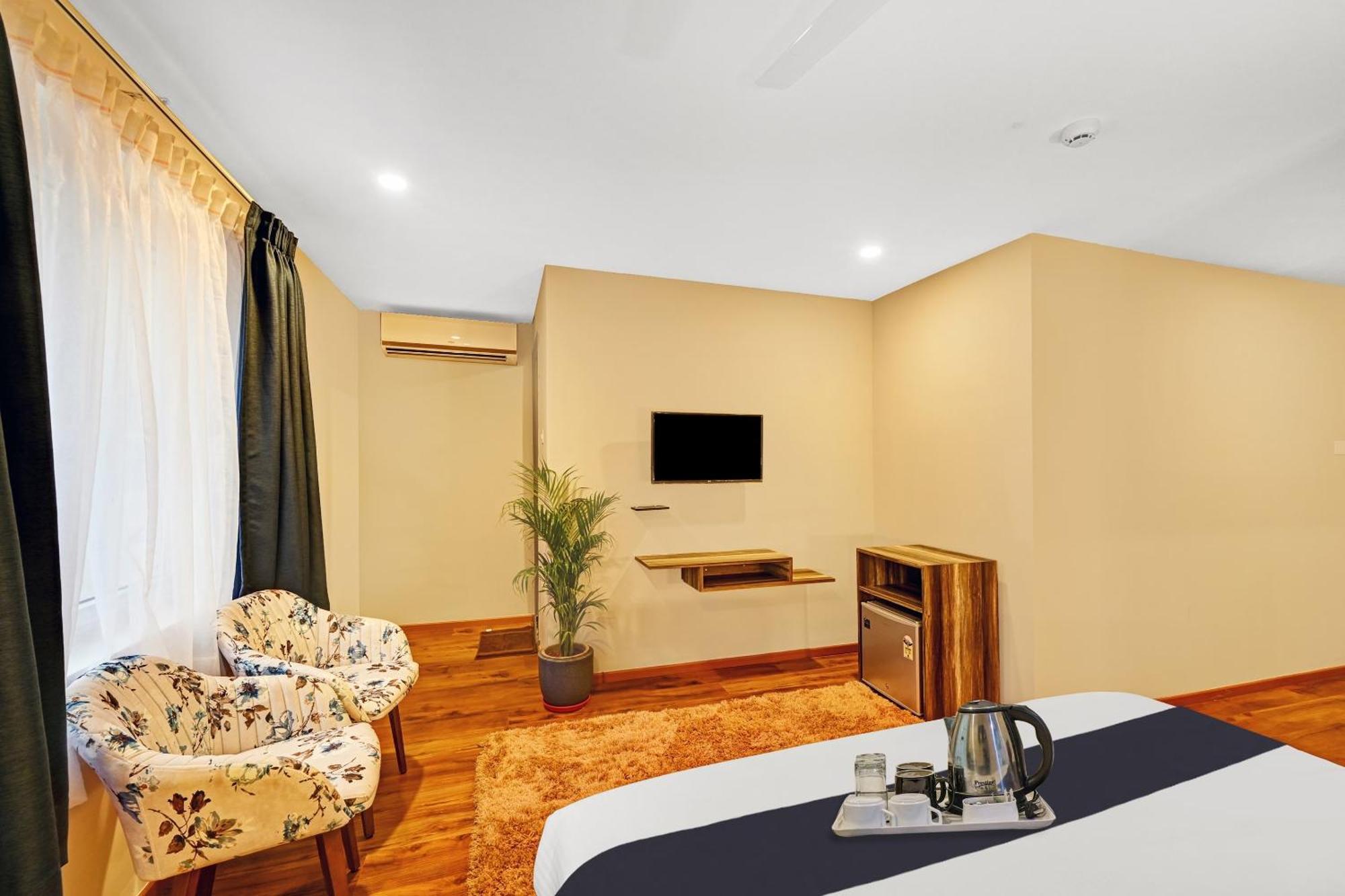 Super Townhouse Oak Hillside Aqua Ξενοδοχείο Khandagiri Εξωτερικό φωτογραφία