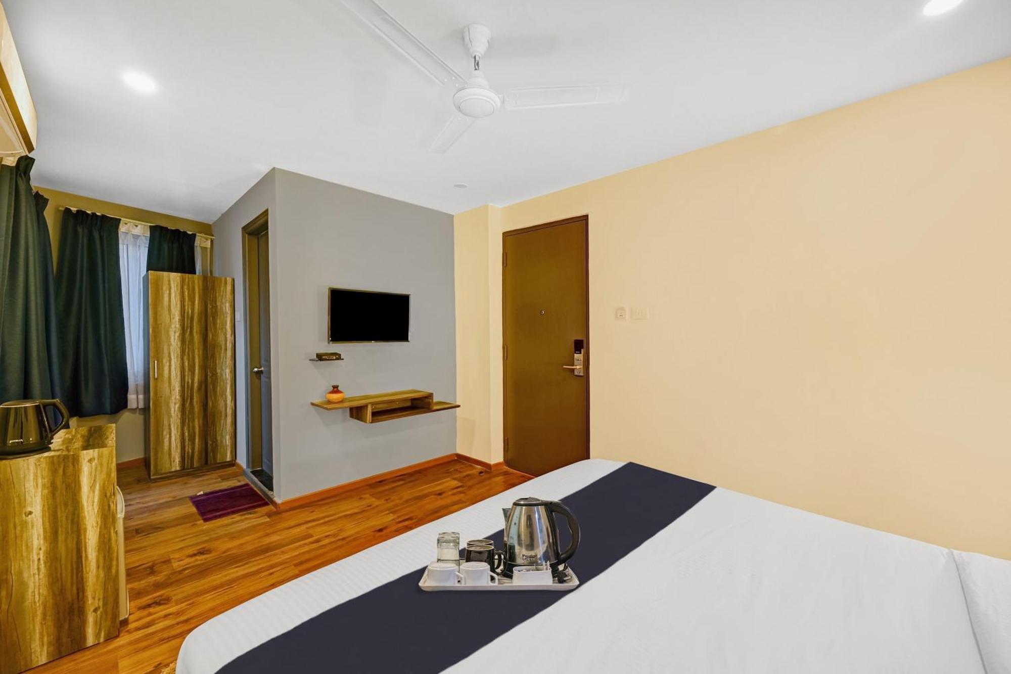 Super Townhouse Oak Hillside Aqua Ξενοδοχείο Khandagiri Εξωτερικό φωτογραφία
