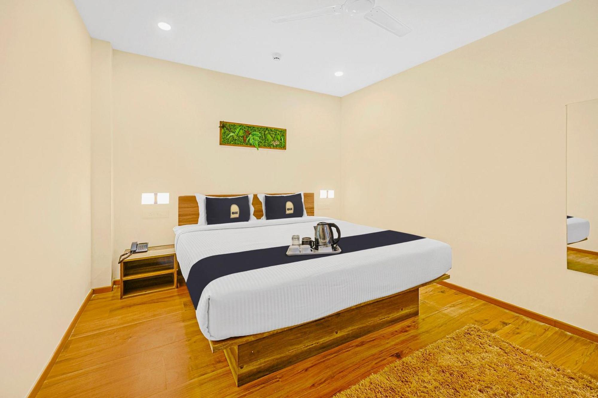 Super Townhouse Oak Hillside Aqua Ξενοδοχείο Khandagiri Εξωτερικό φωτογραφία